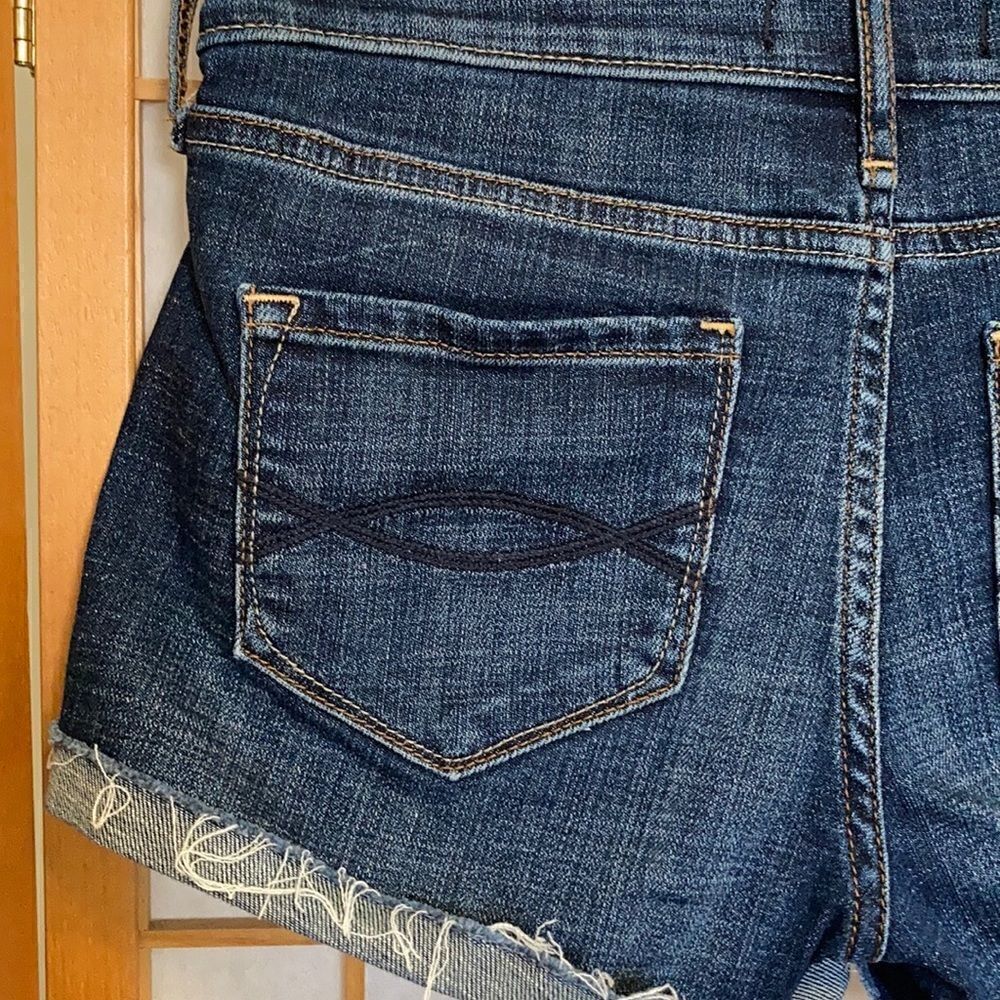 Abercrombie & Fitch Cut Off Stretch Denim Shorts - Picture 4 of 6